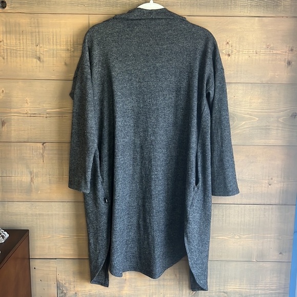 KILT New Zealand Merino Wool Gray Cardigan in petite - Picture 3 of 11